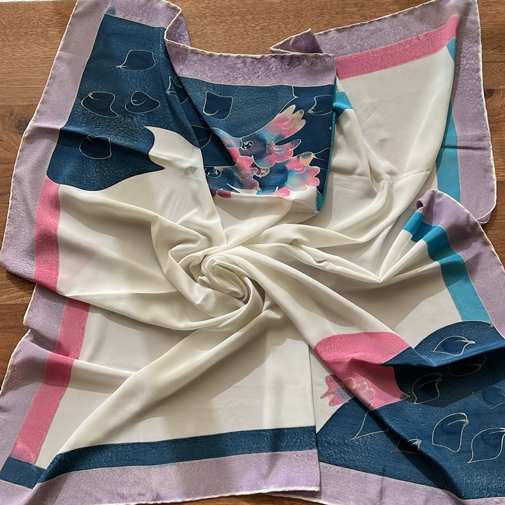 Women’s Vintage Scarf in blue and purple - Picture 4 of 13